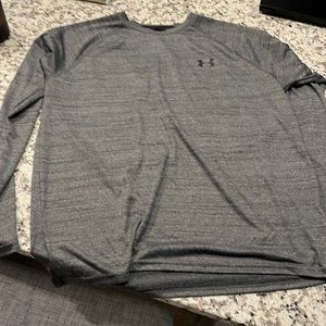 Under Armour loose fit heat gear long sleeve tee